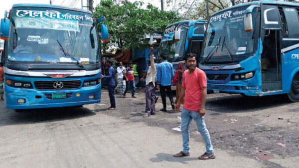 ৮ লাখ টাকা ক্ষতিপূরণে ছাড়া পেলো সেলফি পরিবহনের ১৫ বাস