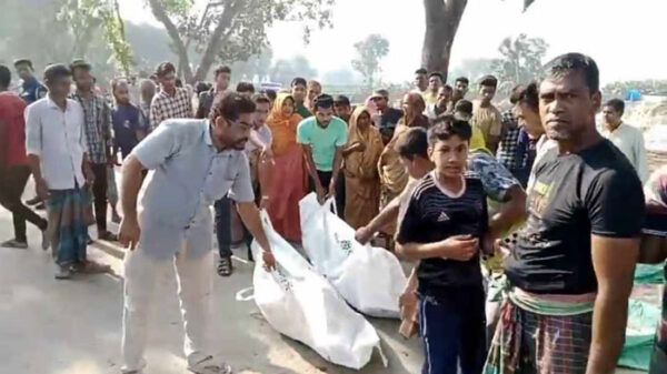 মেহেরপুরে ট্রাকের ধাক্কায় সাইকেলচালকসহ নিহত ২