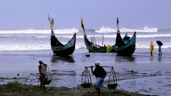 সোমবার থেকে ৬৫ দিন সাগরে মাছ ধরা নিষেধ