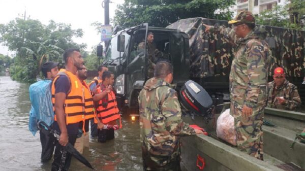 সেনাবাহিনীর তত্ত্বাবধানে বন্যার্তদের মাঝে ত্রাণ বিতরণ করা যাবে যেভাবে