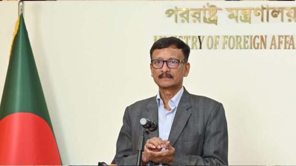 চীনের সাথে সামরিক যোগাযোগ বাড়াতে চায় সরকার: পররাষ্ট্র উপদেষ্টা