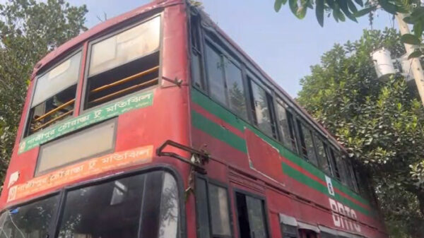 পিকনিকের বাসে বিদ্যুতায়িত হয়ে ৩ শিক্ষার্থীর মৃত্যু